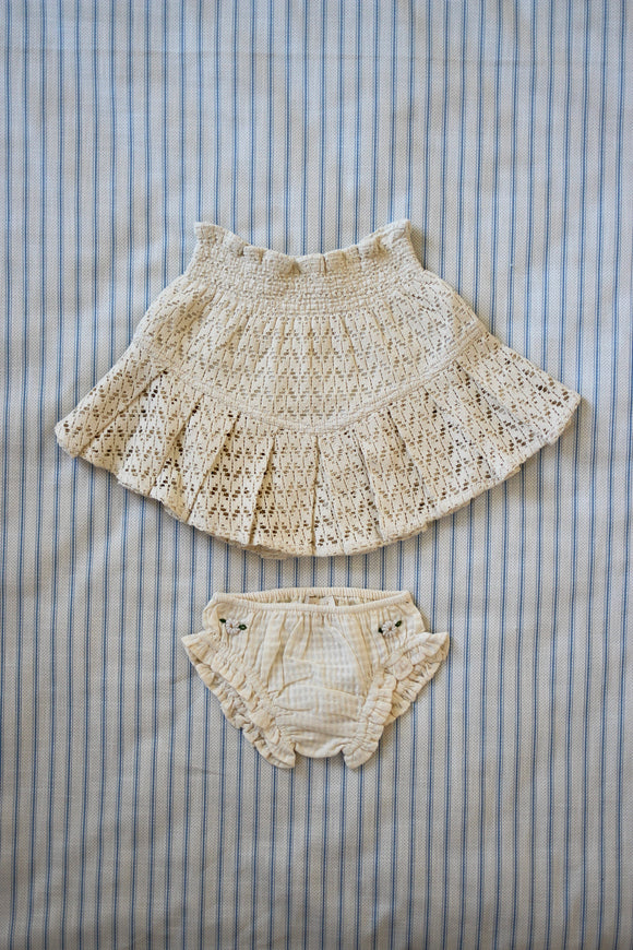 set pleated skirt & panty natural lace