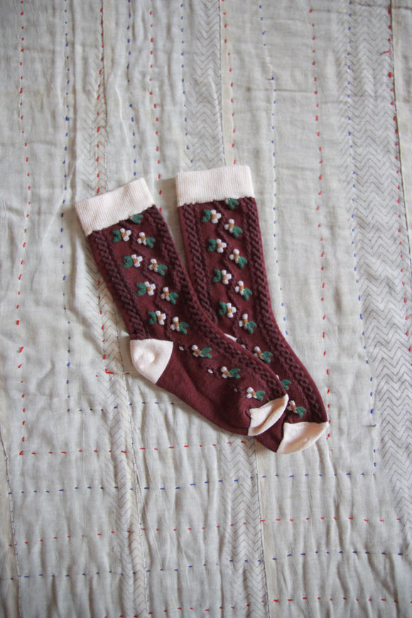 Socks wine color 'relief flowers'