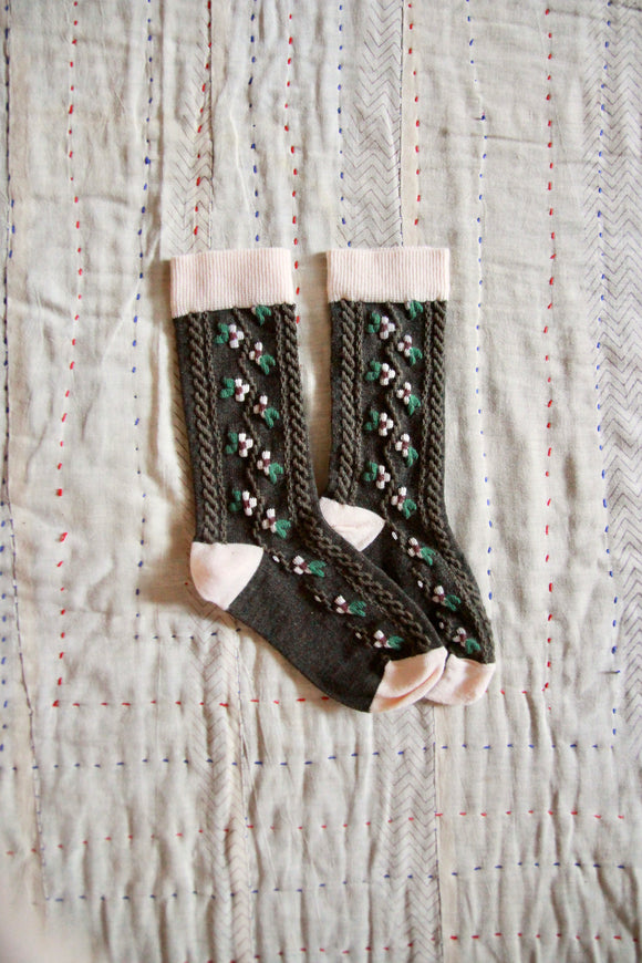 Socks kaki green 'relief flowers'